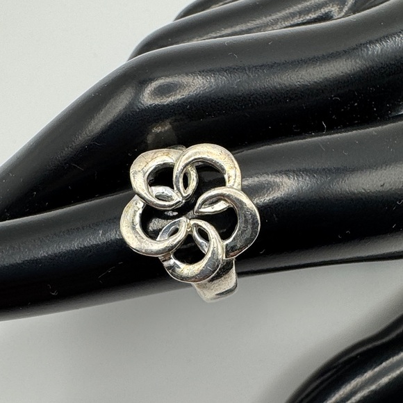Sterling Silver Flower Ring - Picture 10 of 10